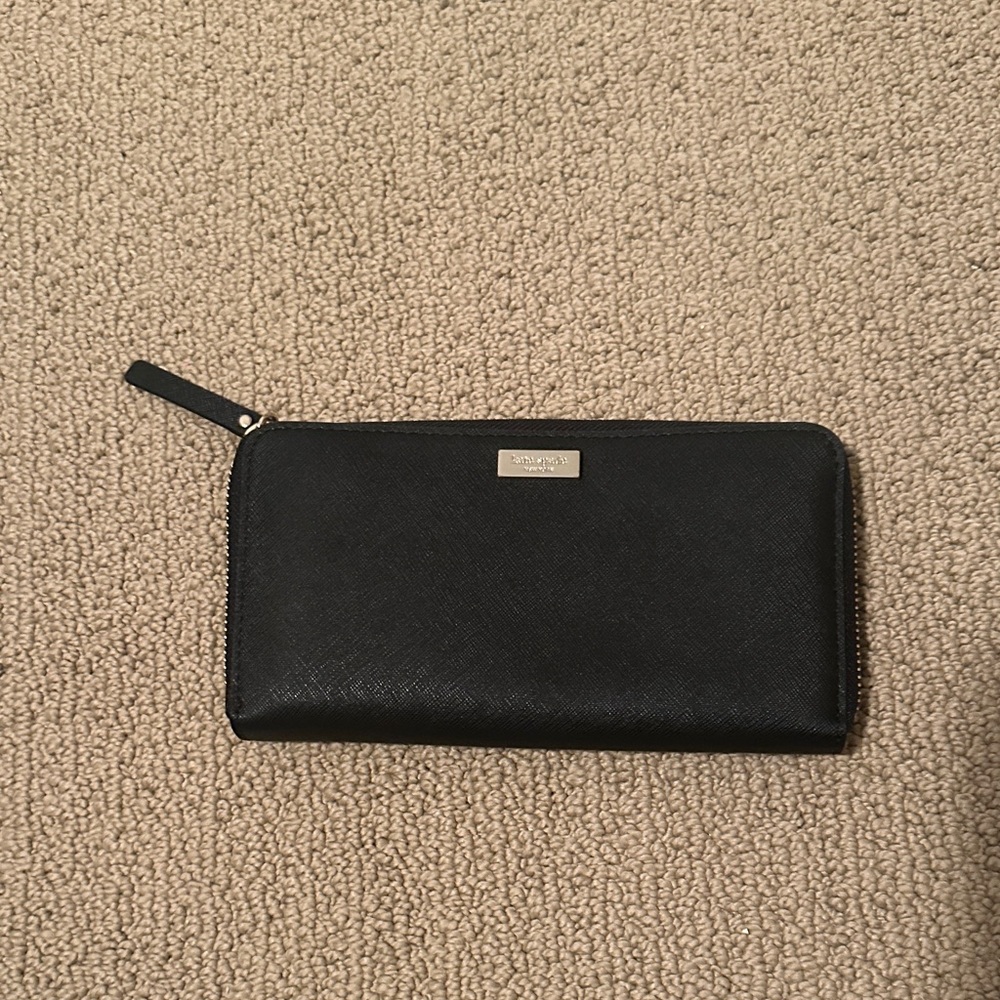 Kate Spade Black Wallet with Zipper
